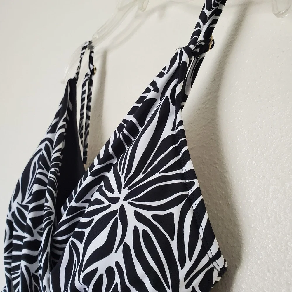 Lands End Womens Black White Leaf Print Swim Dress V-Neck One Piece Size M